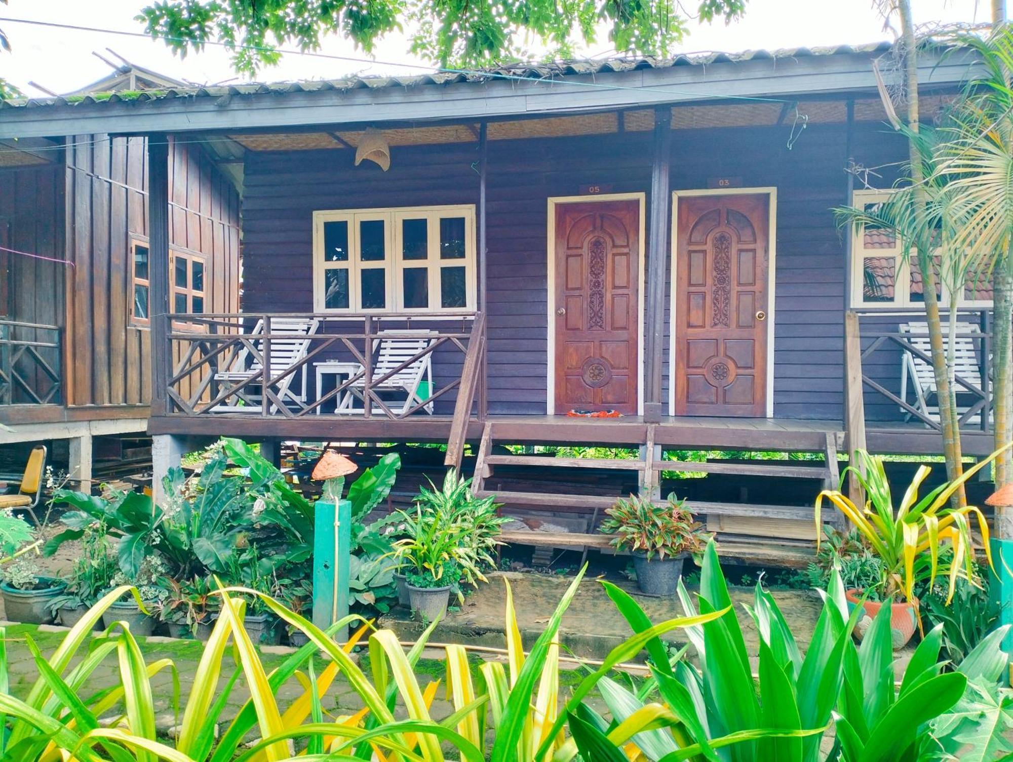 Pan Guest House Donkhone Ban Donsom Esterno foto