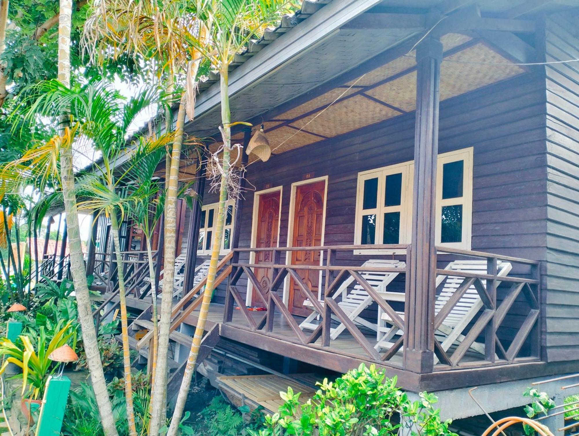Pan Guest House Donkhone Ban Donsom Esterno foto